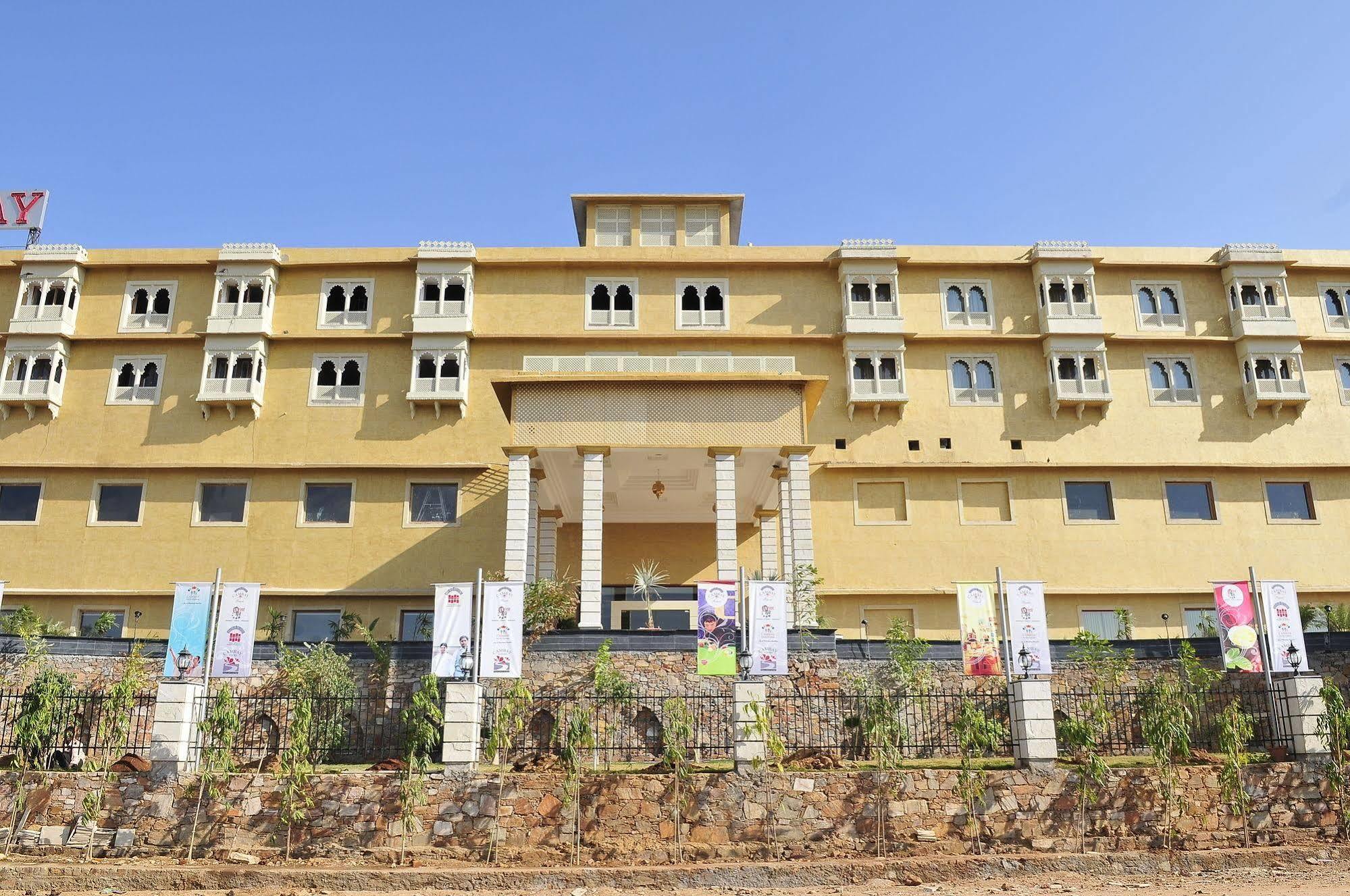 Cambay Resort, Udaipur Bagian luar foto