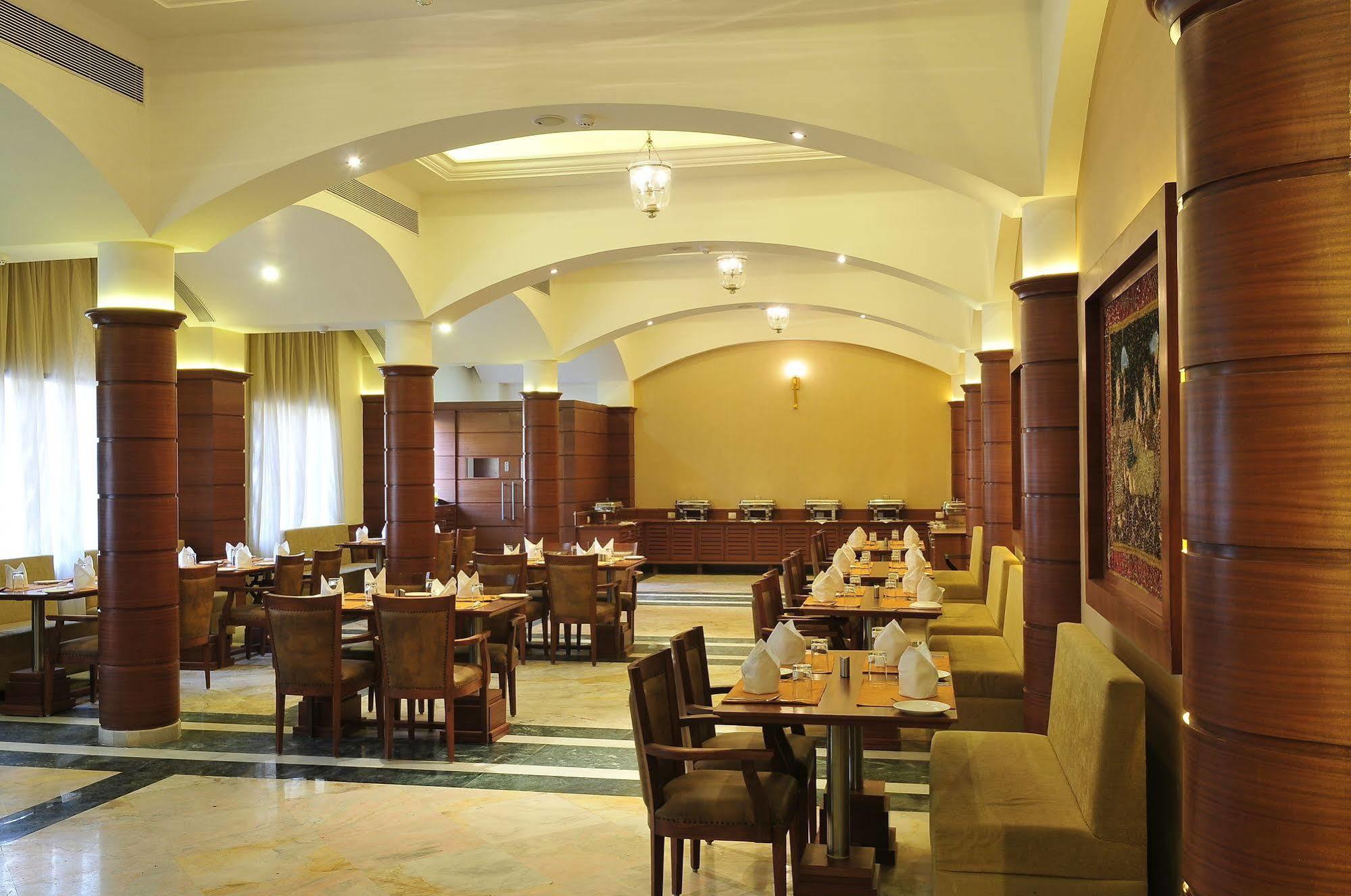 Cambay Resort, Udaipur Bagian luar foto